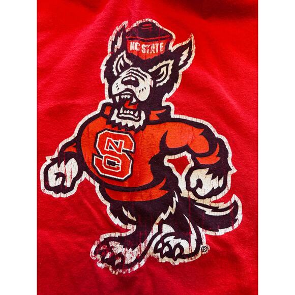 Two NC STATE WOLFPACK College NCAA Basketball Football T-Shirts Adults Large - Picture 3 of 10